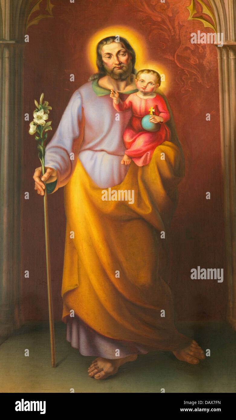 VIENNA - 3 luglio: Vernice di San Giuseppe da Thomas Marzik dagli anni 1845 - 1846 dalla navata principale di gotica chiesa di Maria am Gestade Foto Stock
