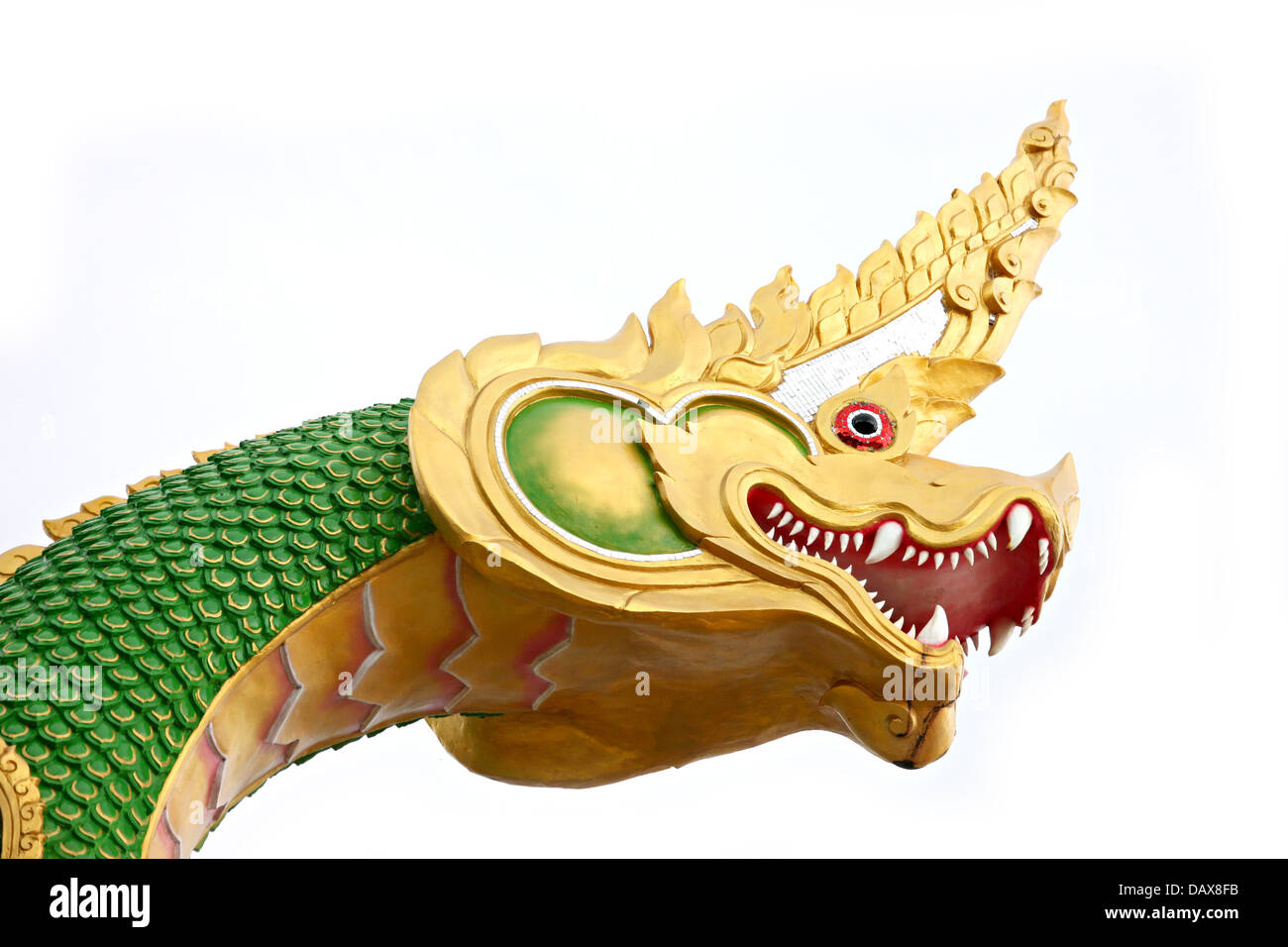 Il Serpente statua nel tempio sullo sfondo bianco. Foto Stock