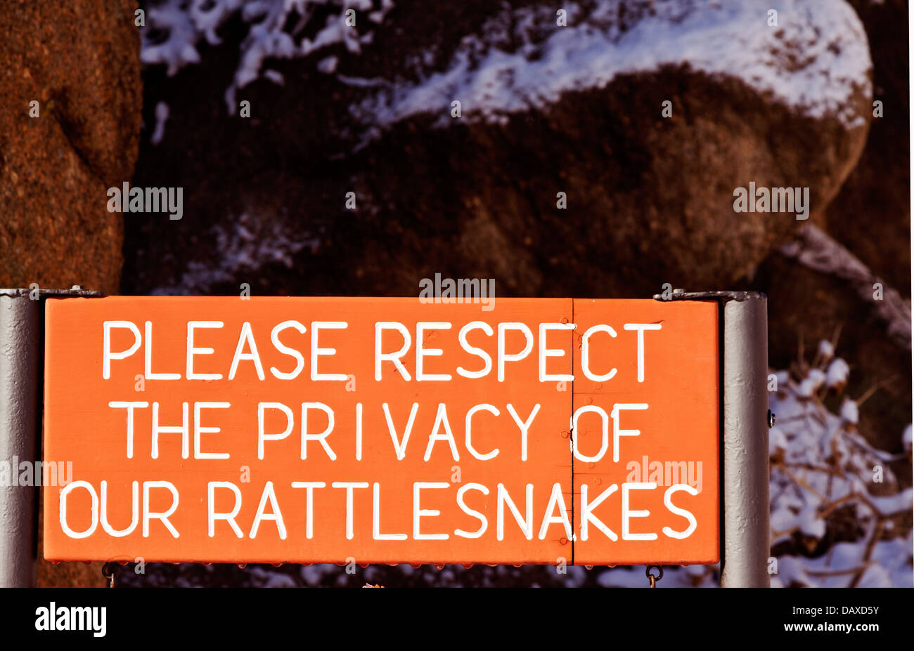 Si prega di rispettare la privacy dei nostri rattlesnakes sign in Texas Canyon nelle Montagne di Dragoon, a sud di Tucson, Arizona. Foto Stock