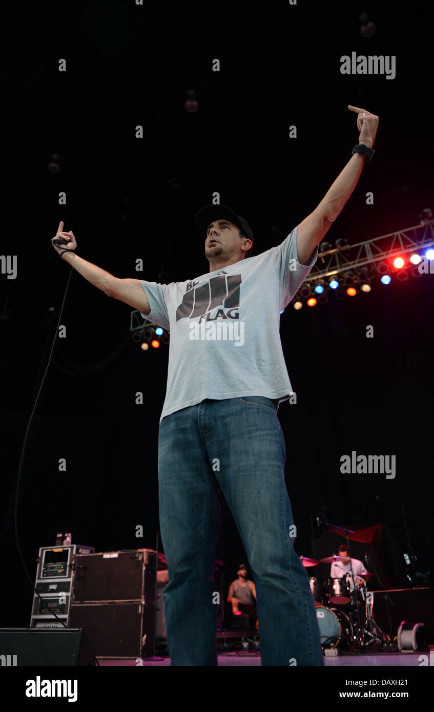 Portsmouth, Virginia, Stati Uniti d'America. 18 Luglio, 2013. Cantante JIM LINDBERG dei Pennywise live presso il Padiglione Ntelos a Portsmouth. Credito: Jeff Moore/ZUMAPRESS.com/Alamy Live News Foto Stock