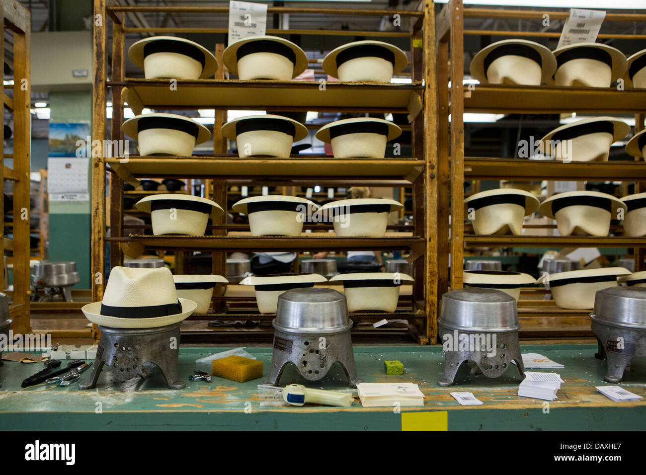 Hat manufacturing a Bollman Hat Azienda in Pennsylvania. Foto Stock