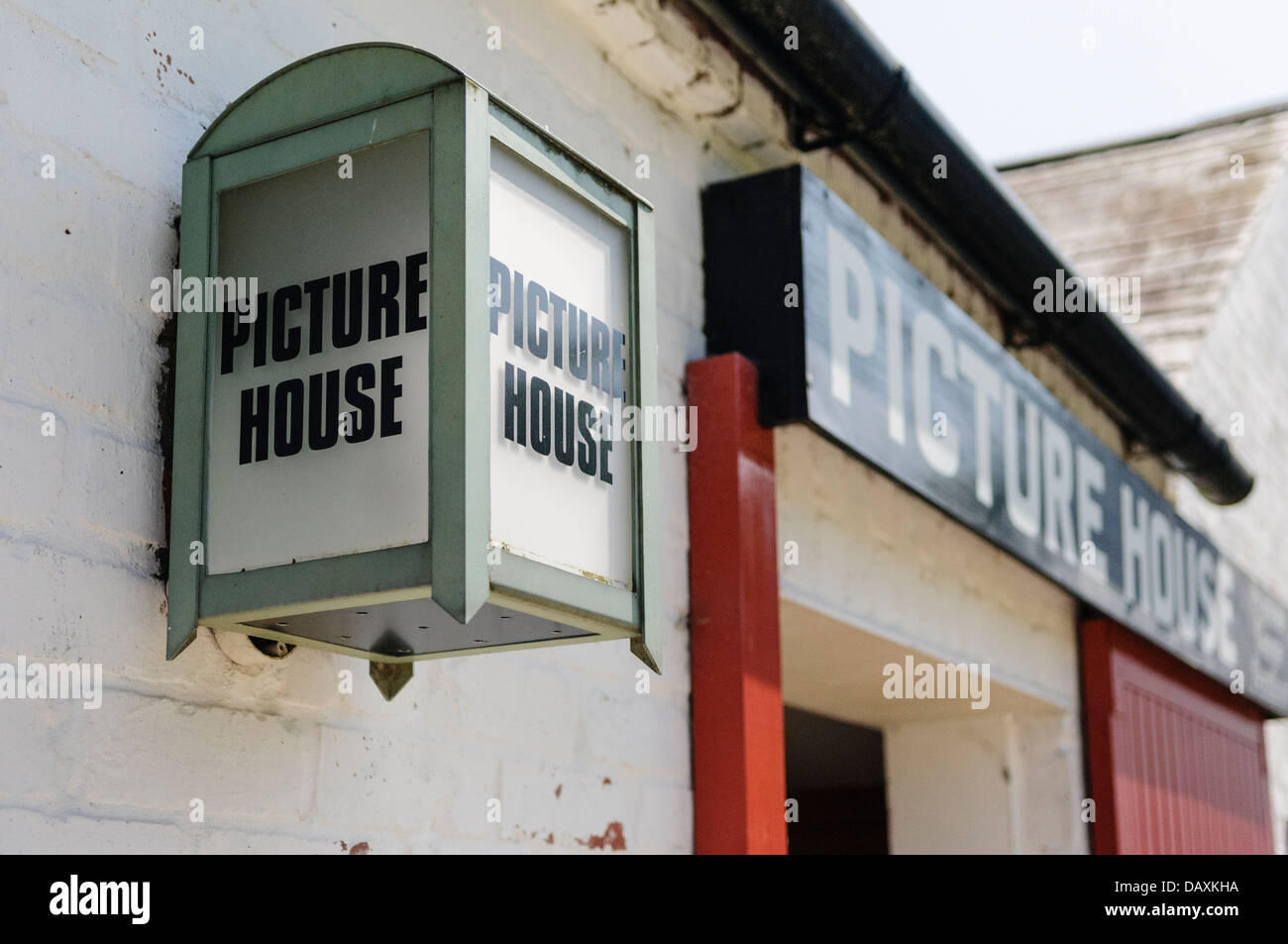 In vecchio stile Picture House segni Foto Stock