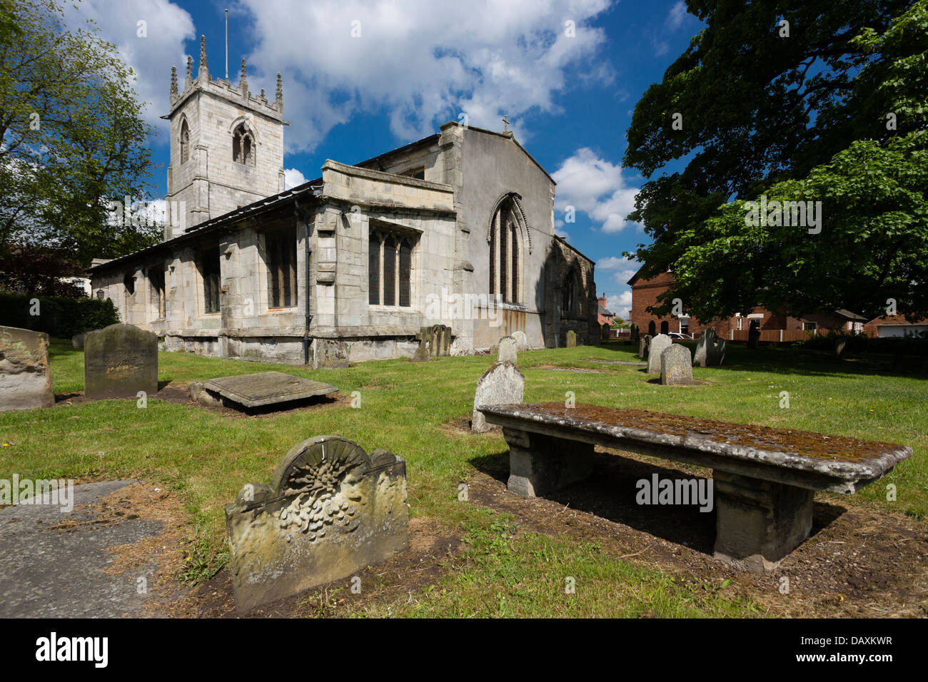 La Chiesa Parrocchiale di San Nicola in Bawtry, South Yorkshire. La chiesa è stata fondata nel 1190. Foto Stock