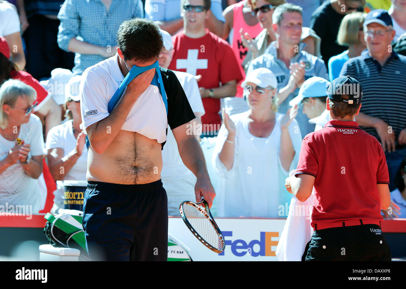 Amburgo, Germania. Il 20 luglio, 2013. Argentina del Federico Delbonis celebra la sua vittoria durante la semifinale partita contro la Svizzera di Federer al 2013 International Open di Germania a am Rothenbaum di Amburgo, Germania, 20 luglio 2013 Credit: dpa picture alliance/Alamy Live News Foto Stock