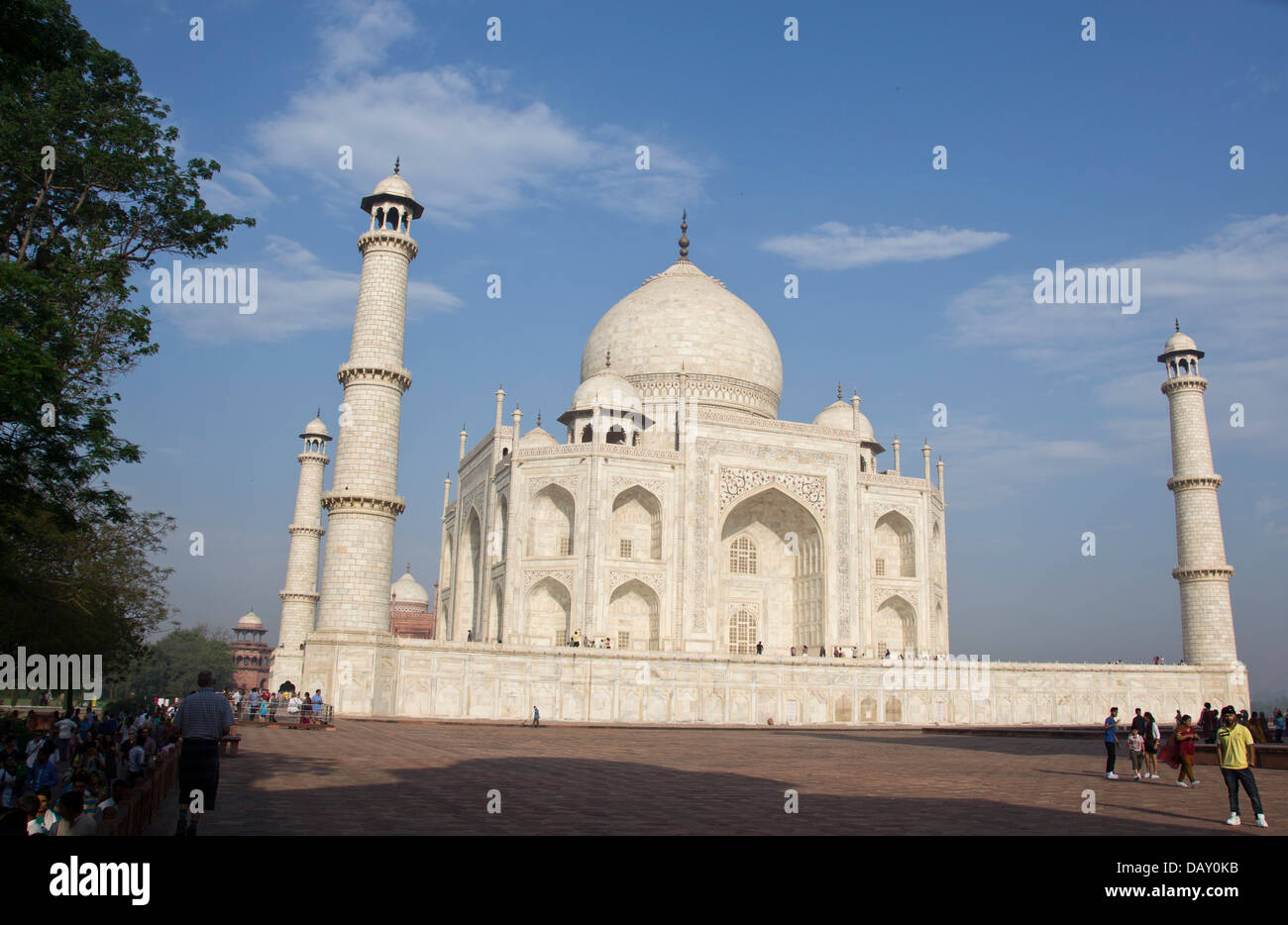Il Taj Mahal è una delle sette meraviglie del mondo e un sito Patrimonio Mondiale dell'UNESCO. Foto Stock