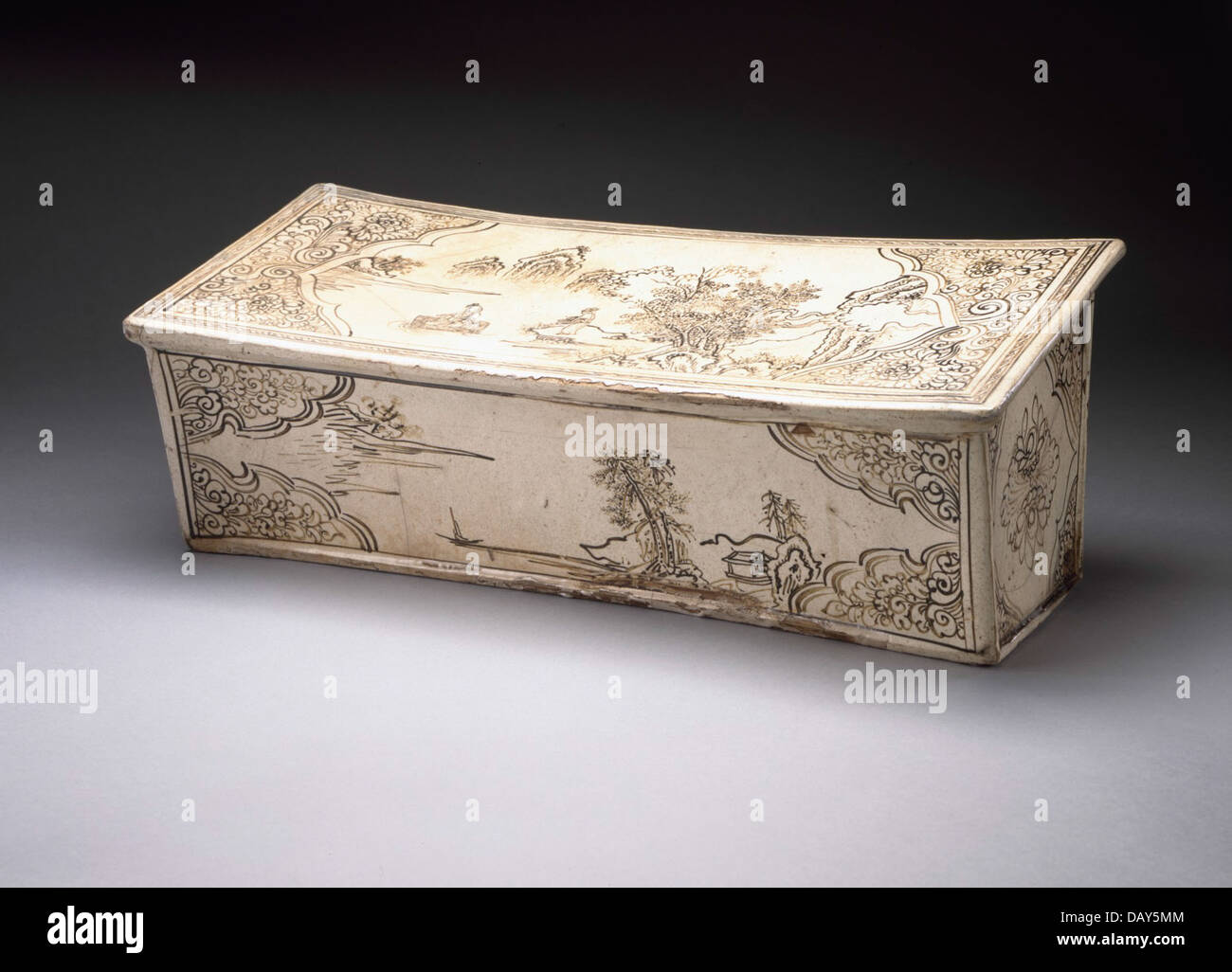 Poggiatesta (Zhen) con figure nel paesaggio M.73.48.118 (3 di 3) Foto Stock