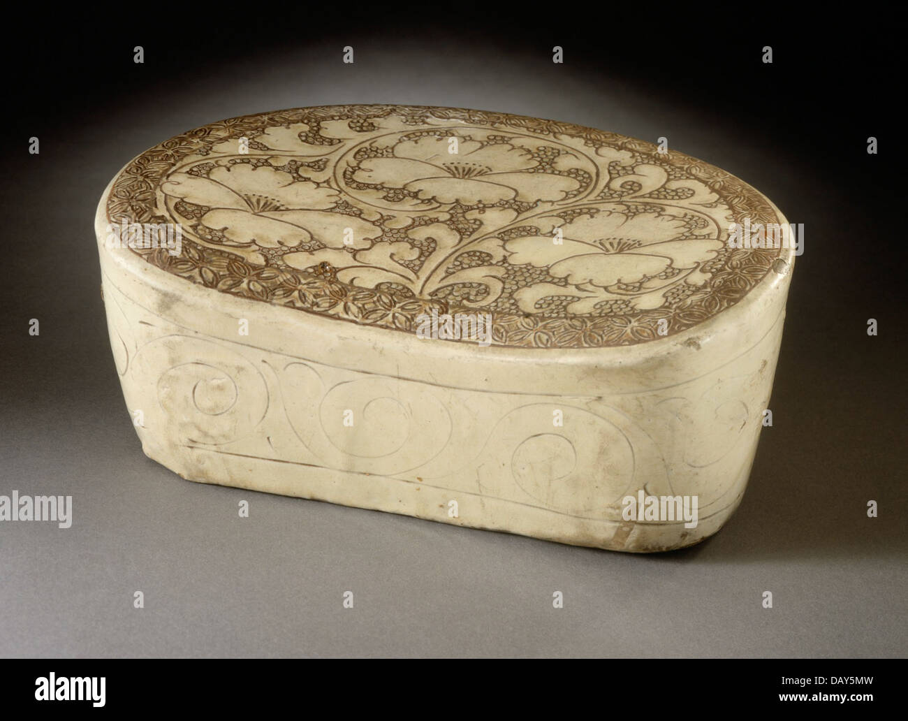 Poggiatesta (Zhen) con Peonia scorre M.73.48.86 Foto Stock