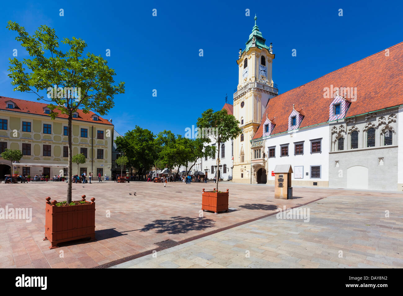 La piazza principale (Hlavné námestie) di Bratislava, la Repubblica Slovacca Foto Stock