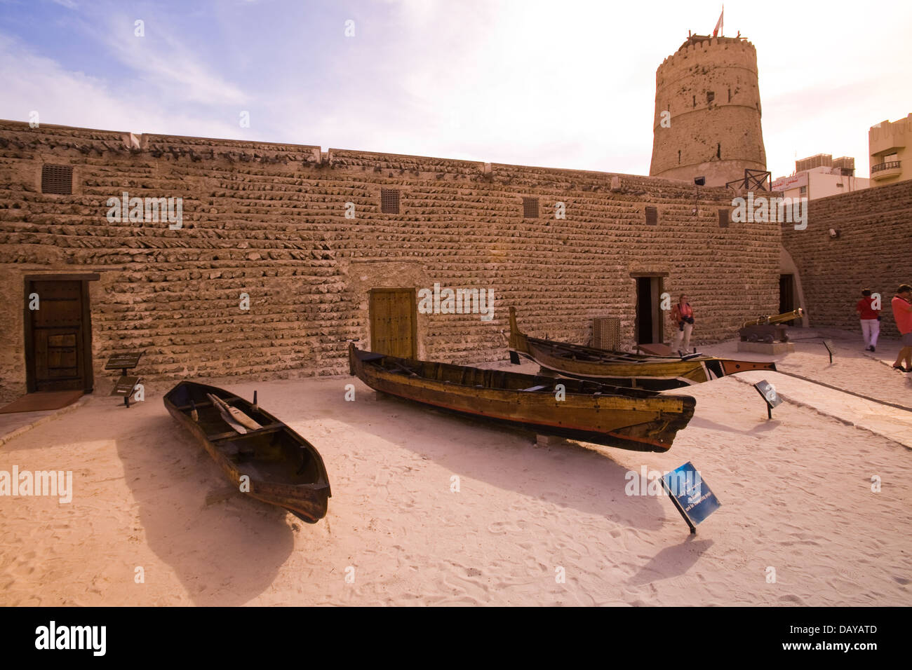 Museo di Dubai, alloggiato nel 1778 Al-Fahidi Fort, Dubai U.A.E. Foto Stock