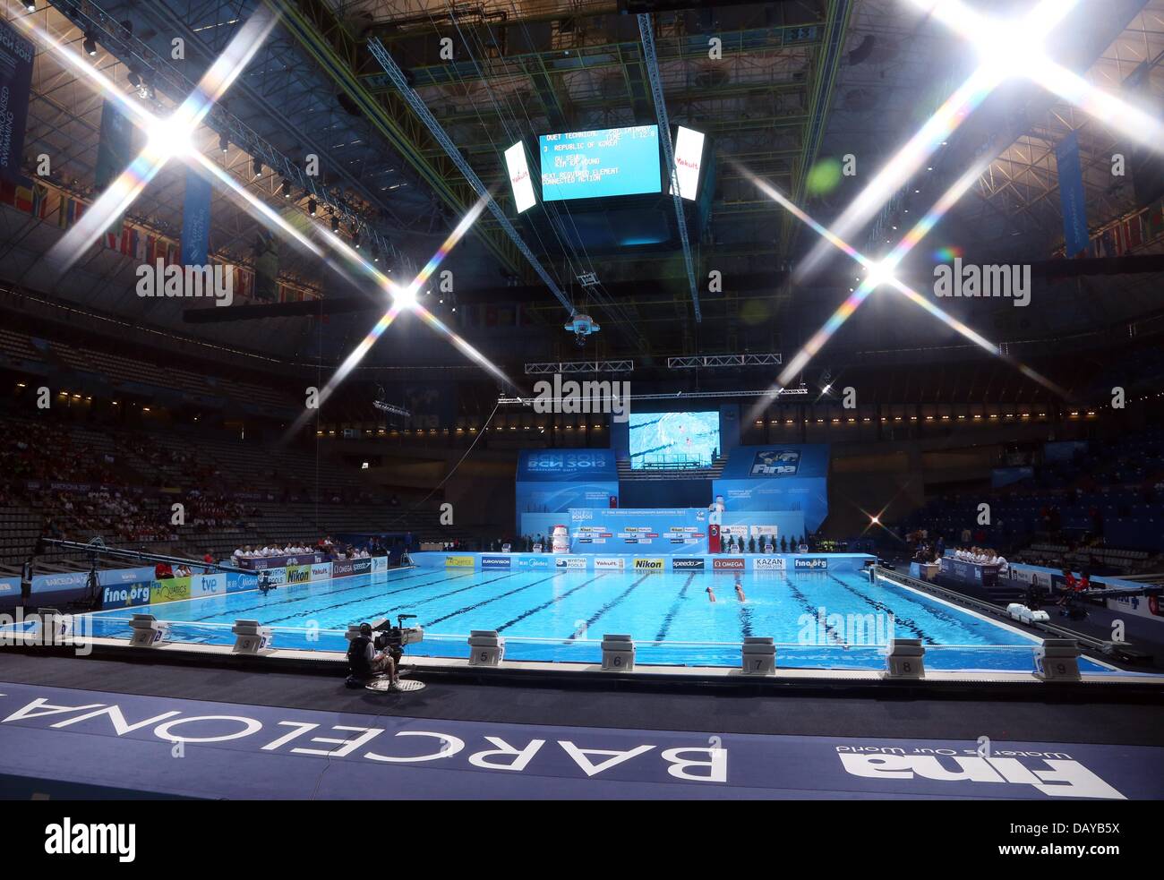Barcellona, Spagna. 21 Luglio, 2013. Vista generale del Palau Sant Jordi Arena durante il duetto tecnico di nuoto sincronizzato eliminatorie del XV Campionati del Mondo di nuoto FINA A Barcellona, Spagna, 21 luglio 2013. Foto: Friso Gentsch/dpa/Alamy Live News Foto Stock