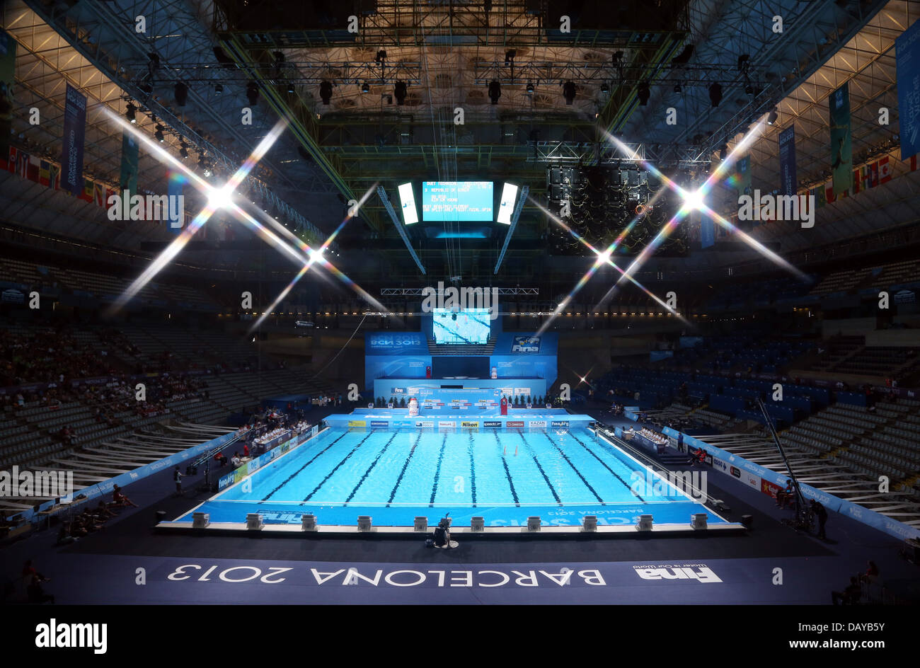 Barcellona, Spagna. 21 Luglio, 2013. Vista generale del Palau Sant Jordi Arena durante il duetto tecnico di nuoto sincronizzato eliminatorie del XV Campionati del Mondo di nuoto FINA A Barcellona, Spagna, 21 luglio 2013. Foto: Friso Gentsch/dpa /dpa/Alamy Live News Foto Stock