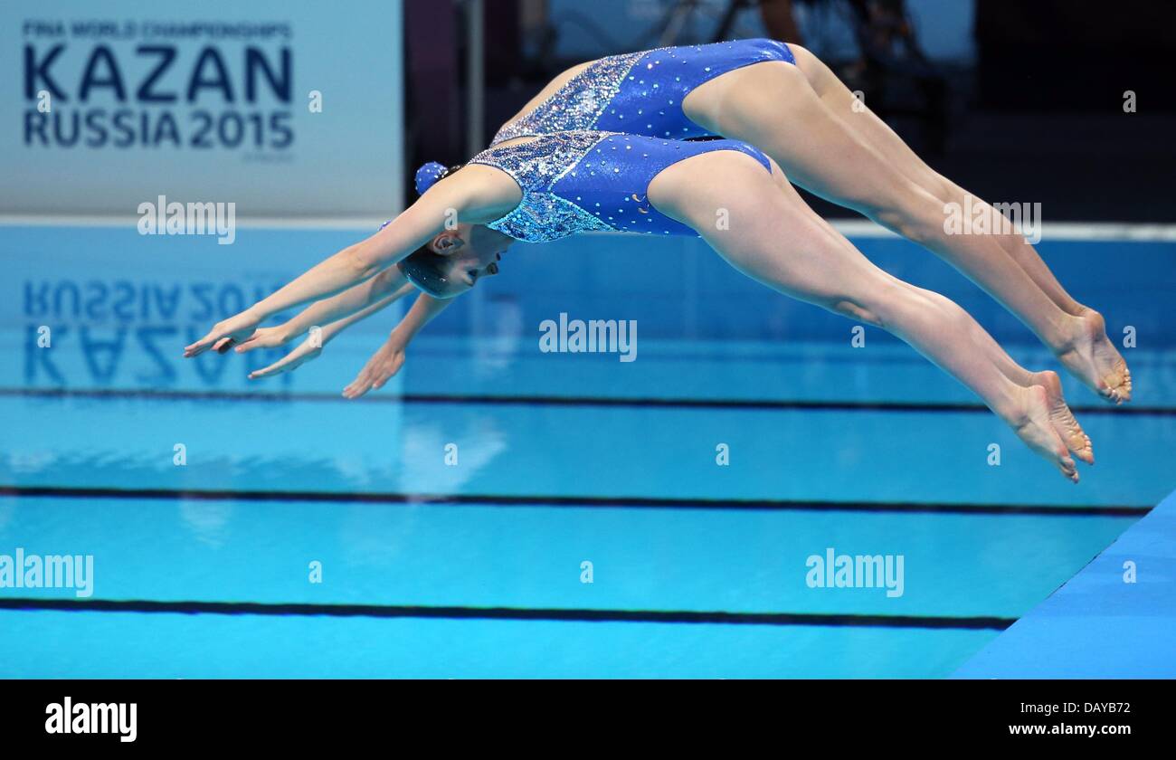 Barcellona, Spagna. 21 Luglio, 2013. Linda Cerruti e Costanza Ferro di Italia eseguire durante il duetto tecnico di nuoto sincronizzato eliminatorie del XV Campionati del Mondo di nuoto FINA a Palau Sant Jordi Arena di Barcellona, Spagna, 21 luglio 2013. Foto: Friso Gentsch/dpa/Alamy Live News Foto Stock
