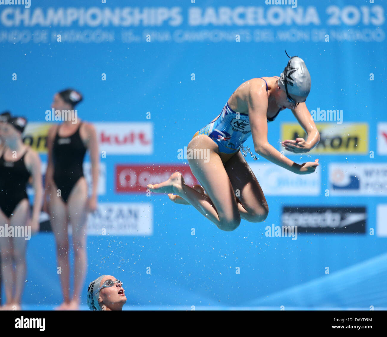 Barcellona, Spagna. 21 Luglio, 2013. Il team di Gran Bretagna esegue durante una sessione di training per il nuoto sincronizzato eliminatorie del XV Campionati del Mondo di nuoto FINA a Palau Sant Jordi Arena di Barcellona, Spagna, 21 luglio 2013. Foto: Friso Gentsch/dpa /dpa/Alamy Live News Foto Stock