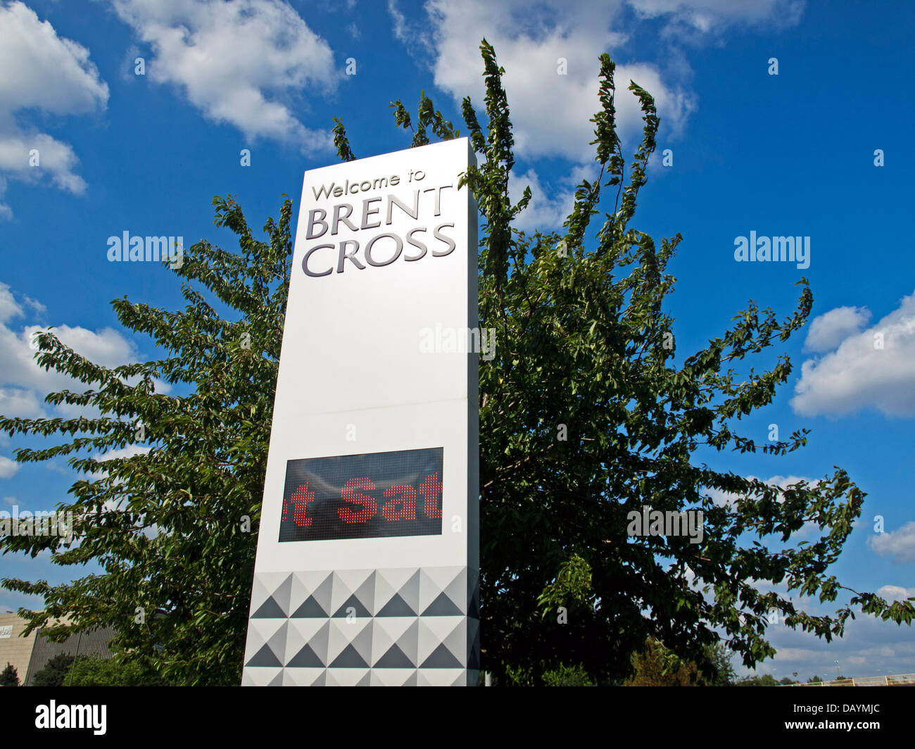 Il Brent Cross Shopping Centre 'Welcome' segno, London Borough of Barnet, a nord di Londra, England, Regno Unito Foto Stock