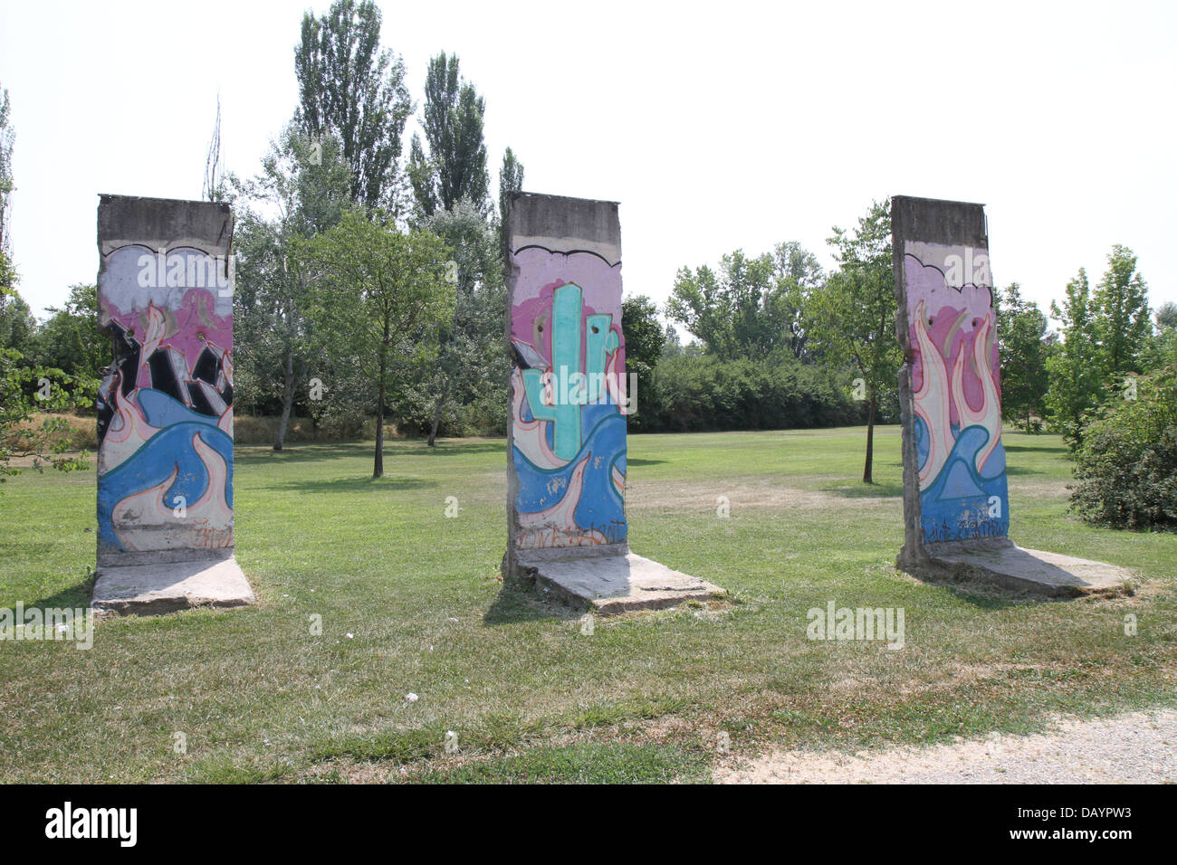 Nel 2008, i segmenti del muro di Berlino sono stati consegnati alla città di Spilamberto, vicino a Modena in Italia. Foto Stock