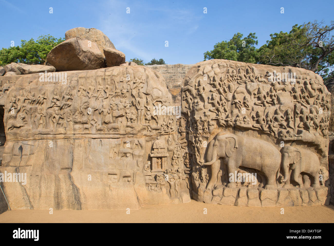 Arjuna la penitenza, Mahabalipuram o Mamallapuram, Tamil Nadu, India Foto Stock