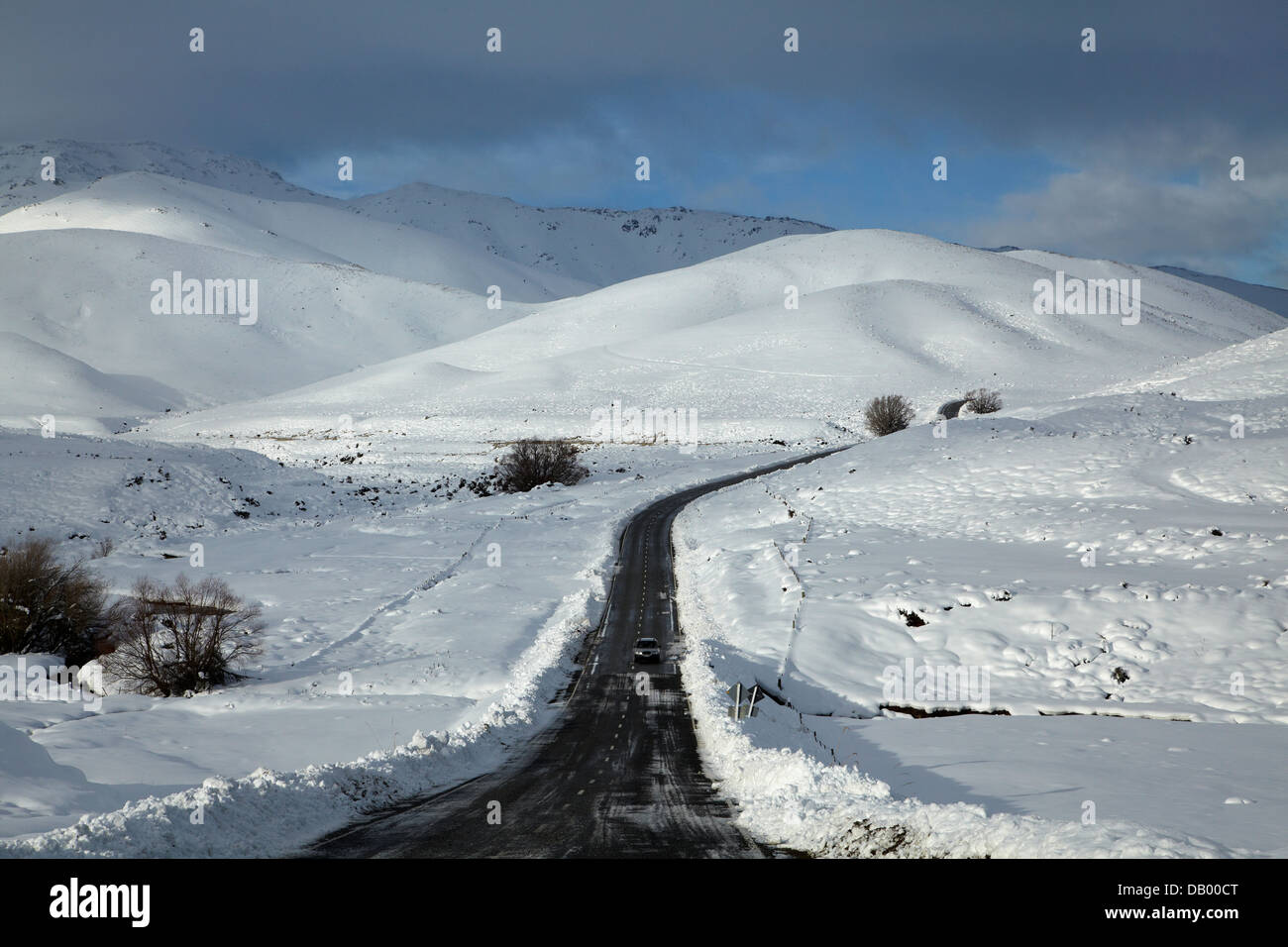 Il 'Pigroot' (autostrada statale 85) in inverno, Otago, Isola del Sud, Nuova Zelanda Foto Stock