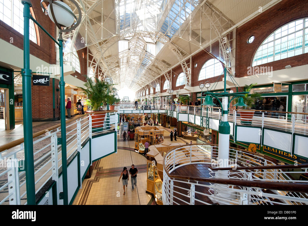 Victoria Wharf shopping mall, Victoria & Alfred Waterfront, Città del Capo, Sud Africa Foto Stock