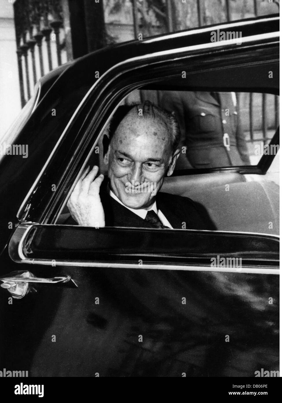 Kanellopulos, Panagiotis, 13.12.1902 - 11.9.1986, politico greco (ERE), a mezza lunghezza, in auto, circa 1970, Foto Stock