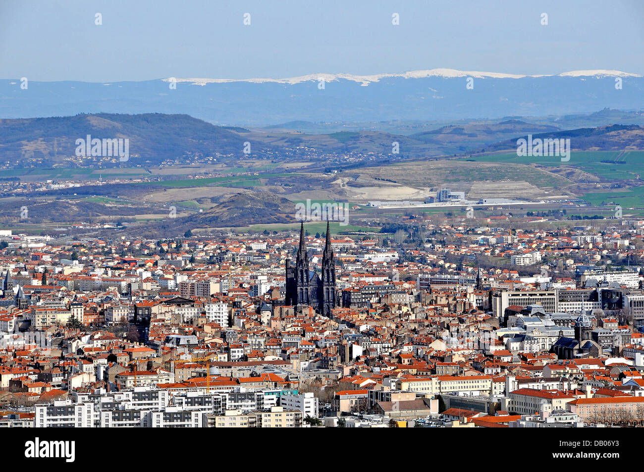Vista aerea di Clermont-Ferrand Puy-de-Dome Massif-Central Auvergne Francia Foto Stock