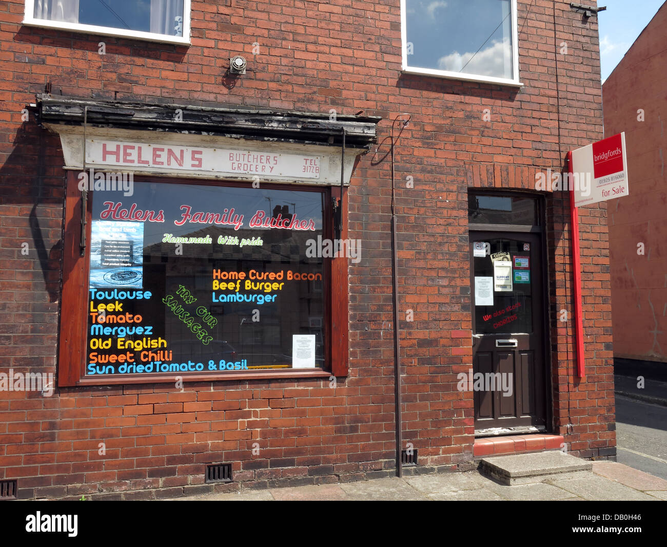 Un altro macellaio locale per la vendita, Warrington Cheshire, Inghilterra, Regno Unito Foto Stock