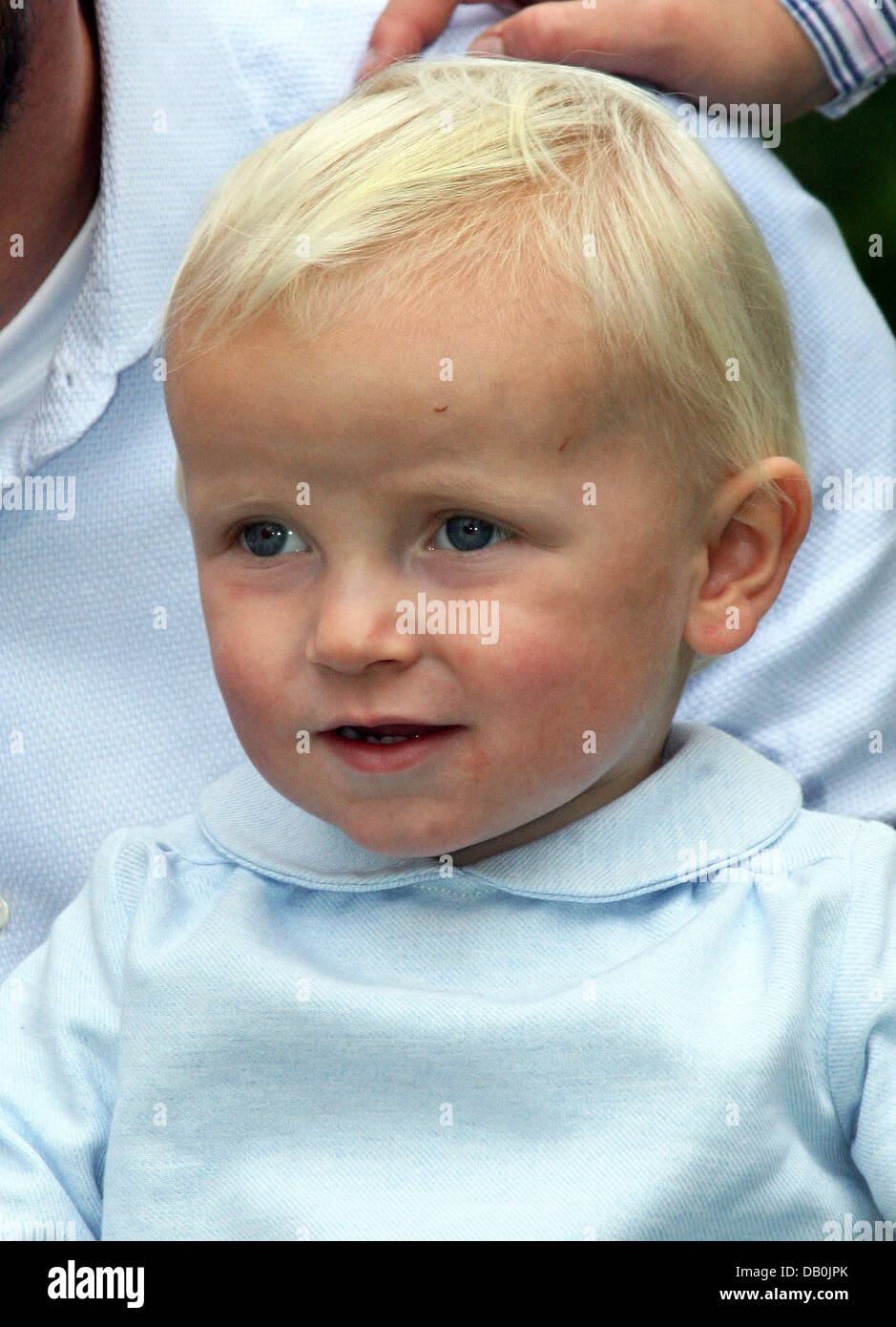 Piccolo Principe Sverre Magnus di Svezia nel parco dei suoi genitori in casa Skaugum, Norvegia, lunedì 3 settembre 2007. Foto: Albert Nieboer (PAESI BASSI) Foto Stock