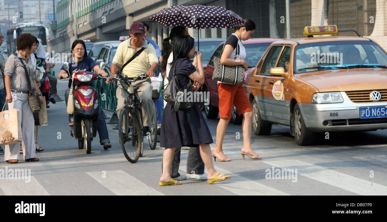 Il traffico nella strade di Shnaghai, Cina, 19 settembre 2007. Foto: Carmen Jaspersen Foto Stock