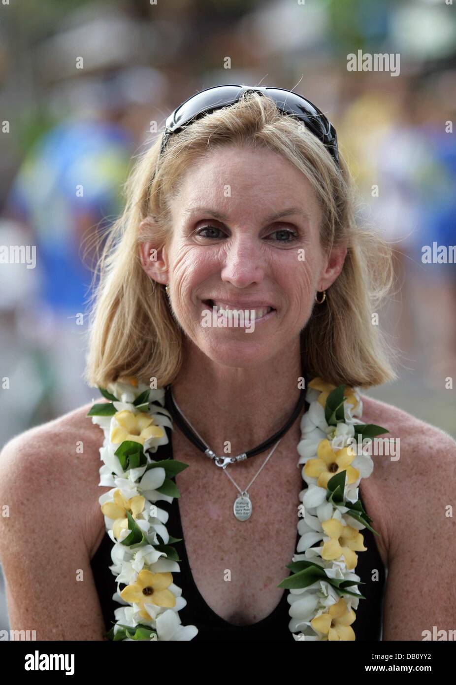 Otto volte Ironman Hawaii-vincitore Paula Newby-Fraser sorrisi durante il "Parata delle Nazioni' prima dell'Ironman Triathlon World Championship in Kailua-Kona, Hawaii, USA, 09 Octover 2007. Foto: Thomas Frey Foto Stock