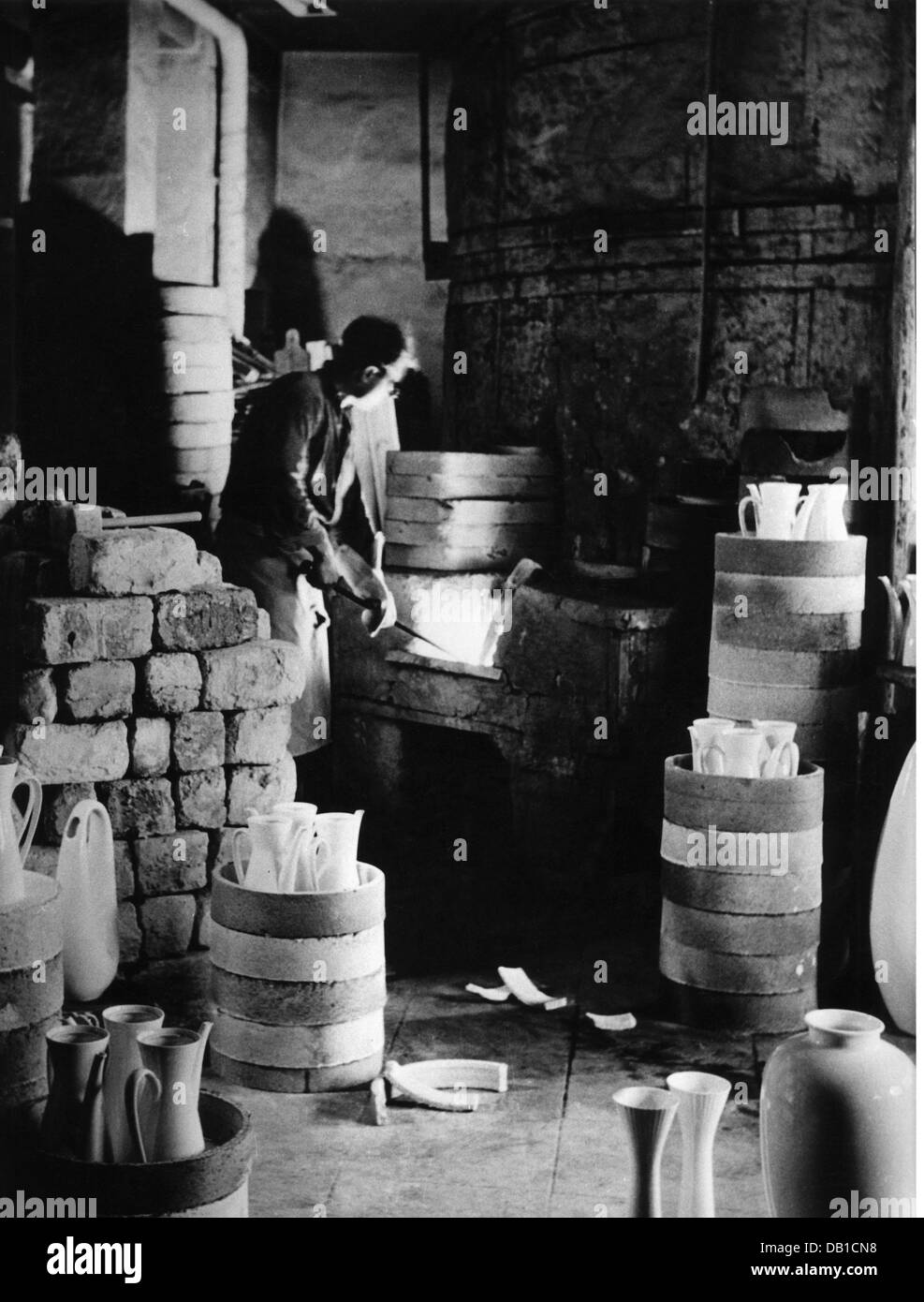 Industria, porcellana, forno in forno casa, Rosenthal, Selb, 1960, diritti  aggiuntivi-clearences-non disponibile Foto stock - Alamy