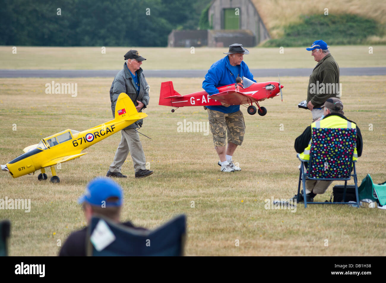 Gli espositori del modello grande aeromobili mostrano a RAF Cosford, Shropshire, Regno Unito, Luglio 2013 Foto Stock