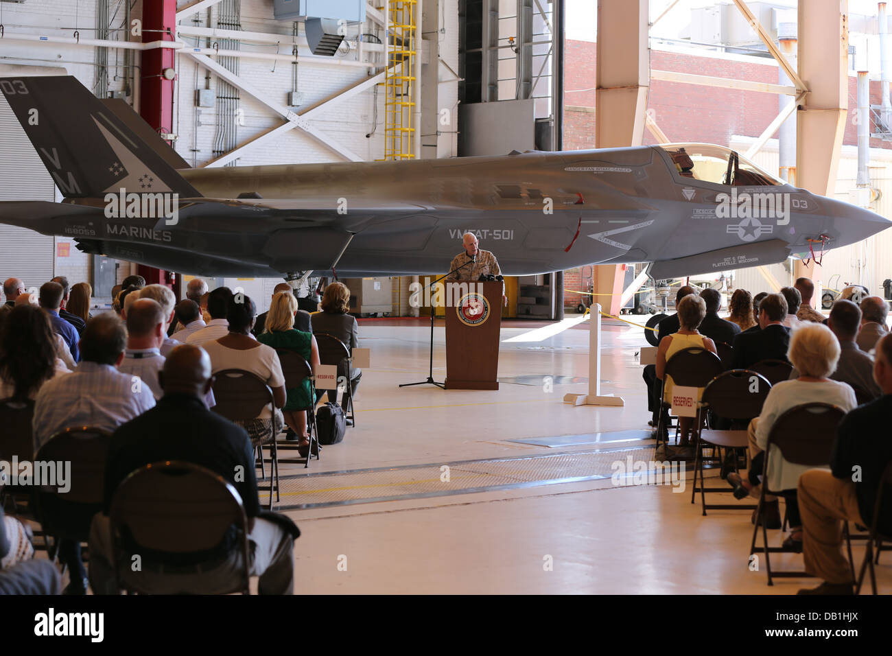 Disponibilità di flotta Center East ha presentato la prima F-35B Lightning II a un invito a cerimonia solo 15 Luglio presso il FRC Oriente Hangar a bordo di Cherry Point. Foto Stock