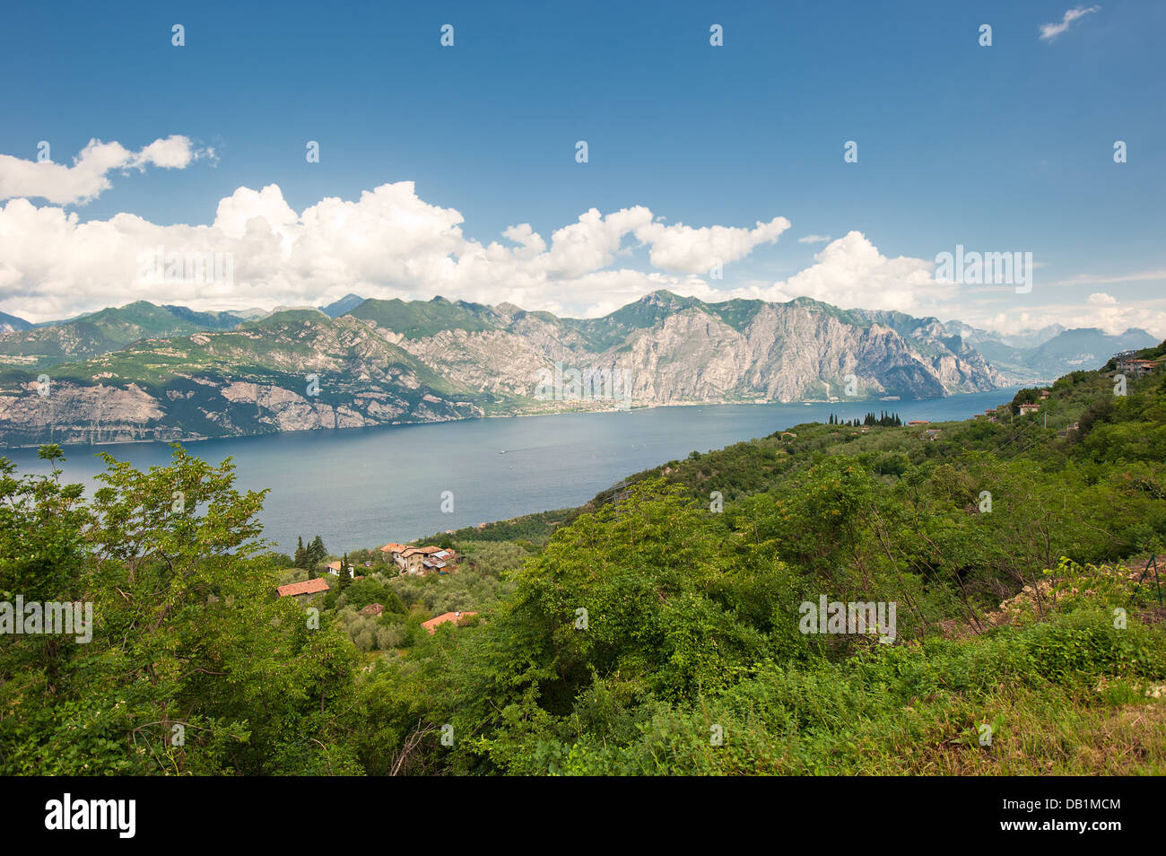 Vista panoramica del Lago di Garda, Italia Foto Stock