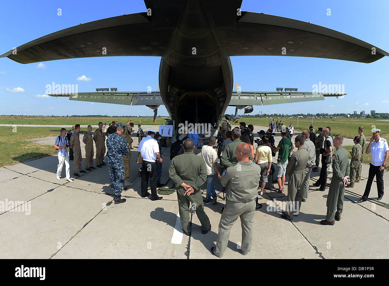 Ucraina (luglio, 16, 2013) velisti assegnati per il Golden spadaccini di Patrol Squadron (VP) 47 e ucraini tour multimediale di Germa Foto Stock