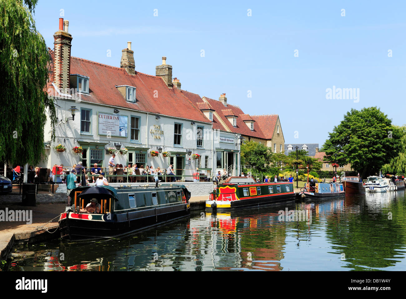 Ely, fiume Ouse, taglierina Inn, chiatte imbarcazioni fiumi inglesi riverside pub osterie pub, Cambridgeshire England Regno Unito Foto Stock