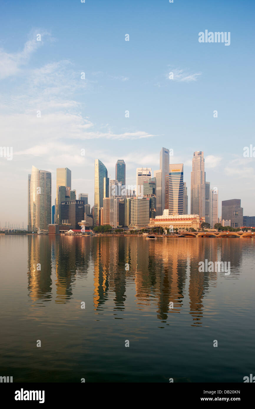 Il quartiere centrale degli affari di grattacieli, Singapore. Foto Stock