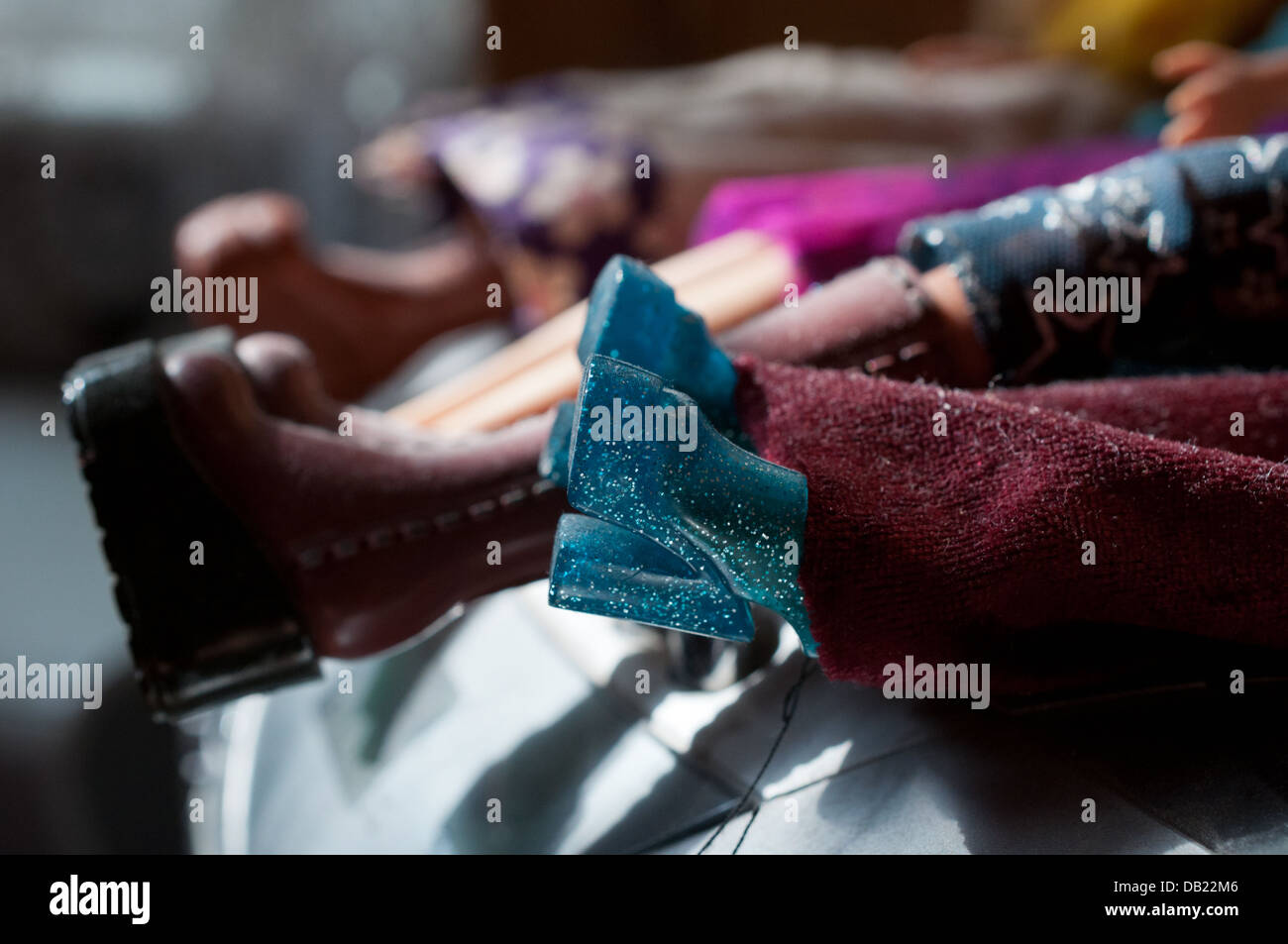 La bambola gambe e scarpe Foto Stock