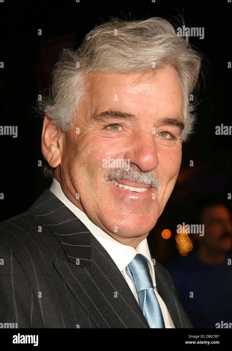 Luglio 22, 2013 - file - Attore DENNIS FARINA, un real-life Chicago  funzionario di polizia che è andato a giocare un detective su NBC's legge &  ordine, è morto a 69. Secondo