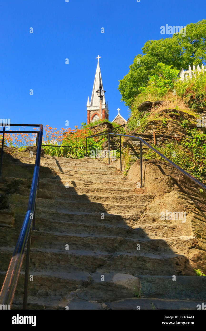 I gradini di pietra, Appalachian Trail, e San Pietro Chiesa Cattolica, harpers Ferry, West Virginia, USA Foto Stock