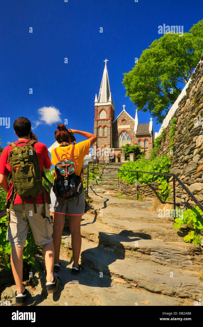 I gradini di pietra, Appalachian Trail, e San Pietro Chiesa Cattolica, harpers Ferry, West Virginia, USA Foto Stock