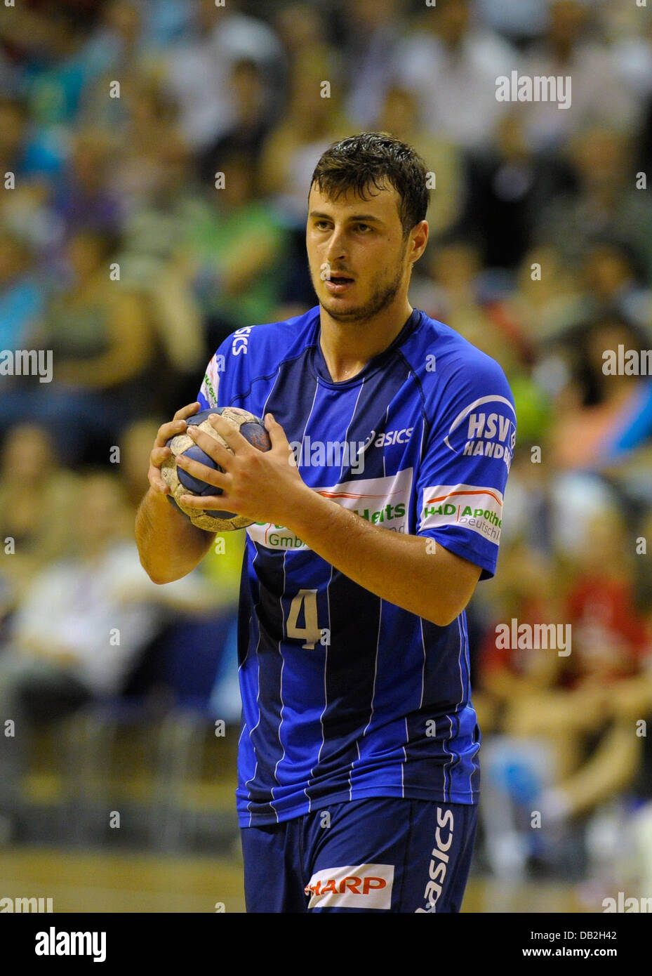 Di Amburgo Domagoj Duvnjak tiene la palla durante il tedesco Handball-Bundesliga match tra Fuechse Berlino e HSV Amburgo a Berlino, Germania, 11 settembre 2011. Foto: Soeren Stache Foto Stock