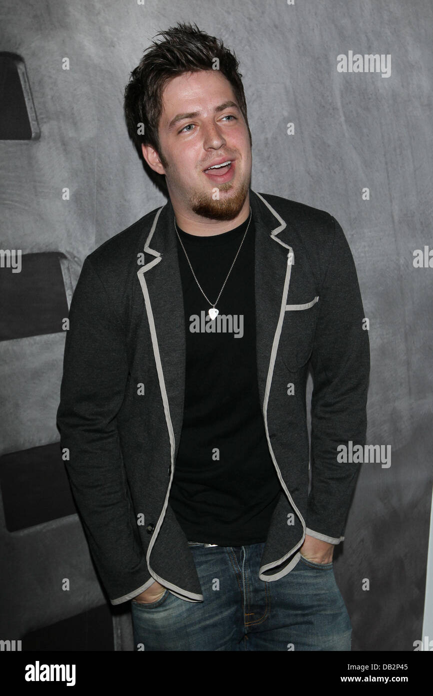 American Idol Stagione 9 vincitore, Lee DeWyze, celebra il suo venticinquesimo compleanno creando il proprio frullato di firma per la carità a Foto Stock