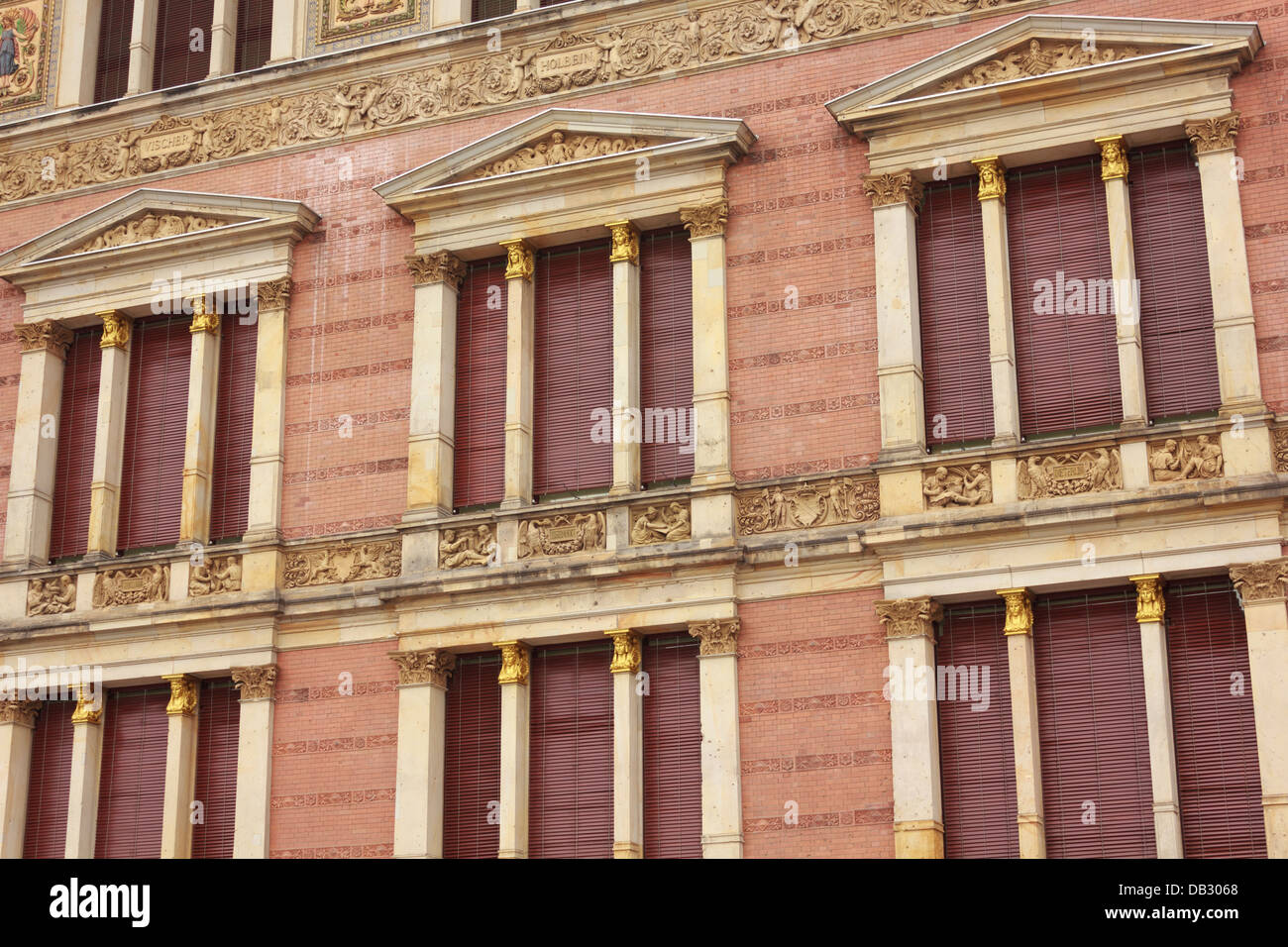 Un primo piano vista del famoso berlinese la Vienna Opera House, Germania. Foto Stock