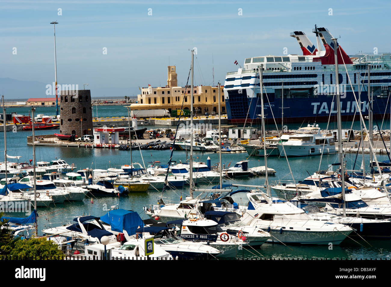 Traghetto al porto di Ceuta. Il Nord Africa. Foto Stock