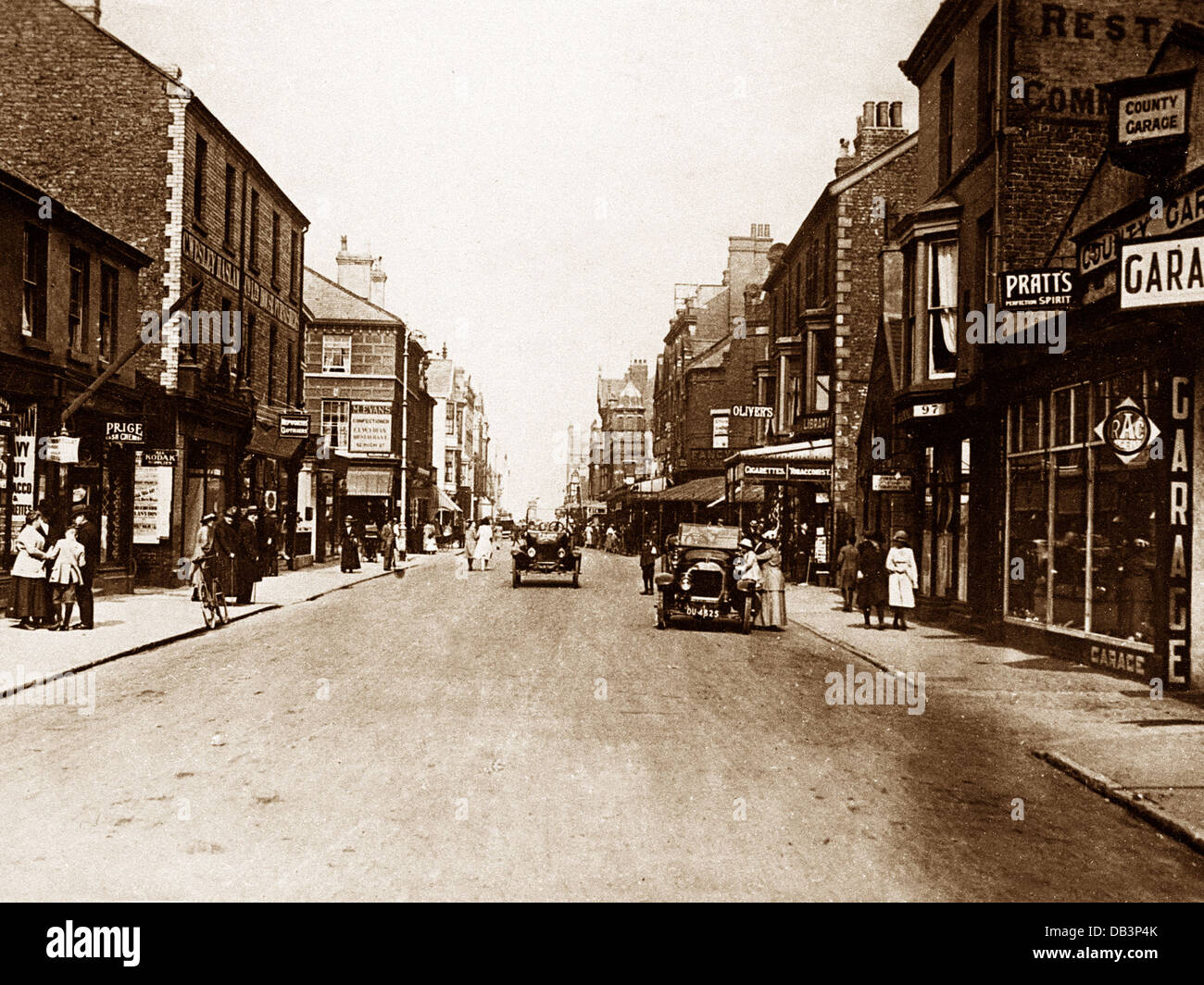 Rhyl High Street eventualmente 1920s Foto Stock