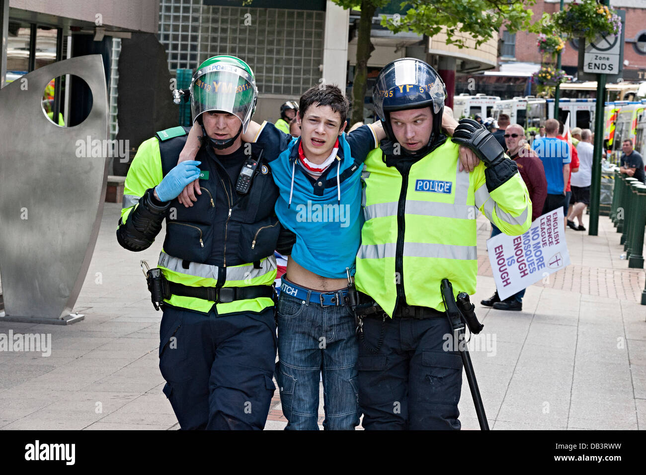 Difesa inglese league protesta edl birmingham 20 luglio 2013 feriti eld protestor Foto Stock