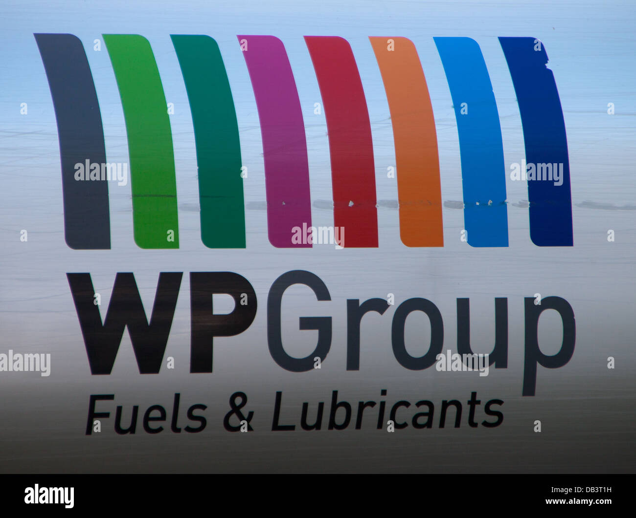 Gruppo WP Carburanti e lubrificanti segno sul lato del camion. Foto Stock