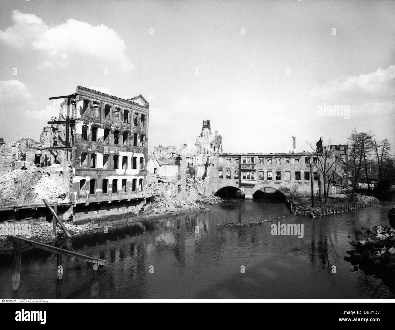 Geografia / viaggio, Germania, Norimberga, vista della città distrutta, Hospice dello Spirito Santo, 1945, diritti aggiuntivi-clearences-non disponibile Foto Stock