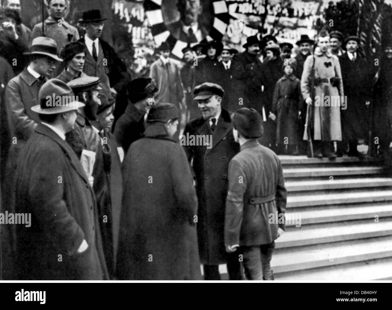 Lenin (Vladimir Ilyich Ulyanov), 22.4.1870 - 21.1.1924, politico russo, mezza lunghezza, il giorno del lavoro in Piazza Rossa, Mosca, 1.5.1919, Foto Stock