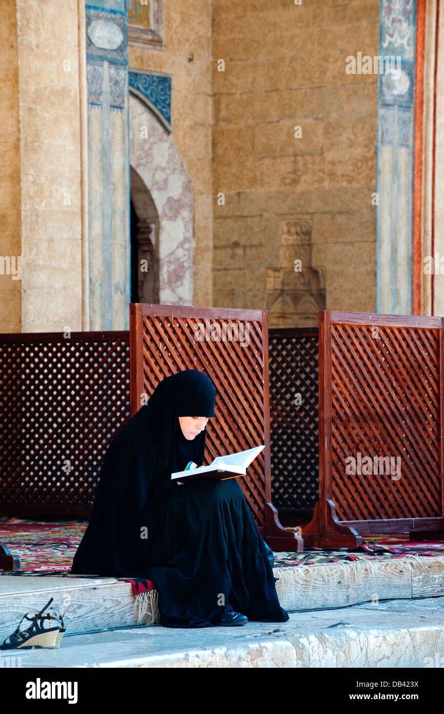 La preghiera a Gazi Husrev- Bey moschea. Sarajevo. La Bosnia Erzegovina. Balcani .l'Europa. Foto Stock