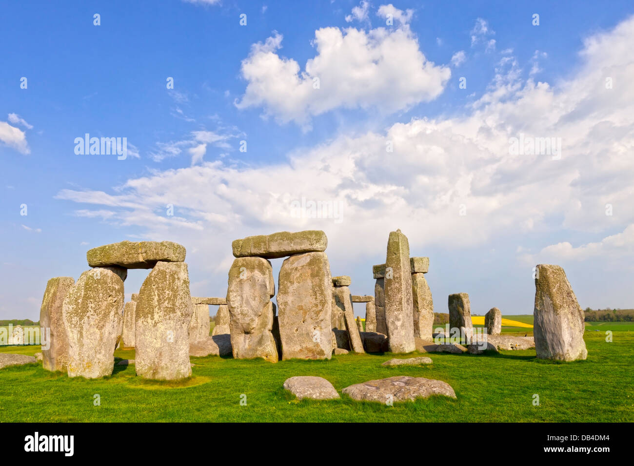 Stonehenge Stone Circle, Wiltshire, Inghilterra - il famoso sito di Stonehenge monumento megalitico nel Wiltshire... Foto Stock